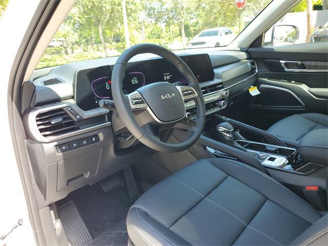 Photo of 2025 Glacial White Pearl Kia Telluride
