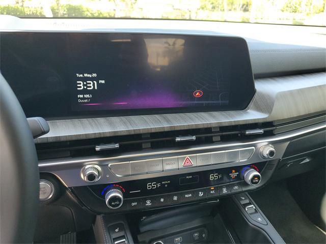 Photo of 2025 Glacial White Pearl Kia Telluride