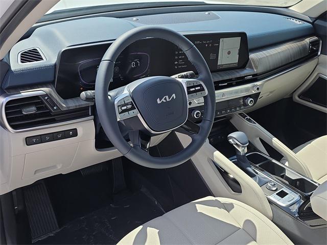 Photo of 2025 Glacial White Pearl Kia Telluride