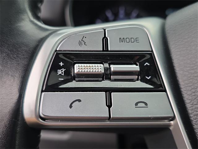 Photo of 2022 Glacial White Pearl Kia Telluride