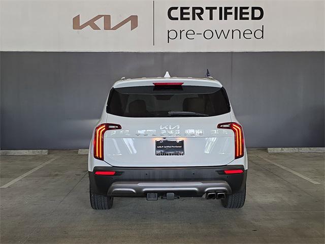 Photo of 2022 Glacial White Pearl Kia Telluride