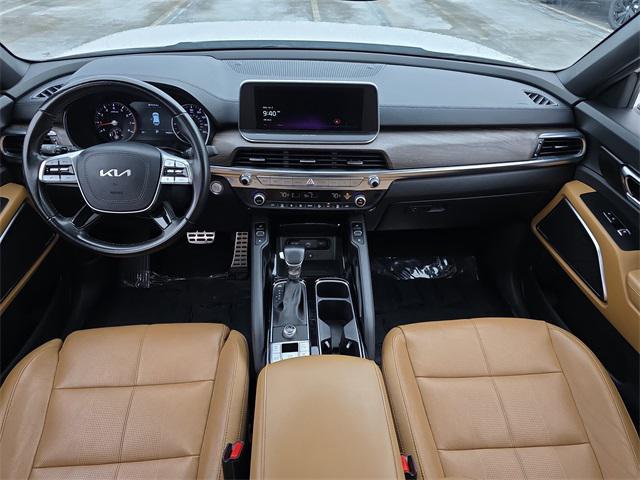 Photo of 2022 Glacial White Pearl Kia Telluride