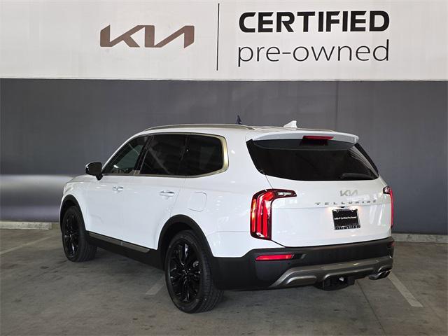 Photo of 2022 Glacial White Pearl Kia Telluride