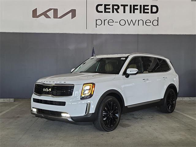 Photo of 2022 Glacial White Pearl Kia Telluride