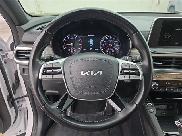 Photo of 2022 Glacial White Pearl Kia Telluride