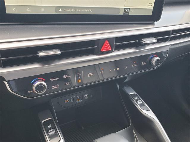 Photo of 2025 Ebony Black Kia Sorento