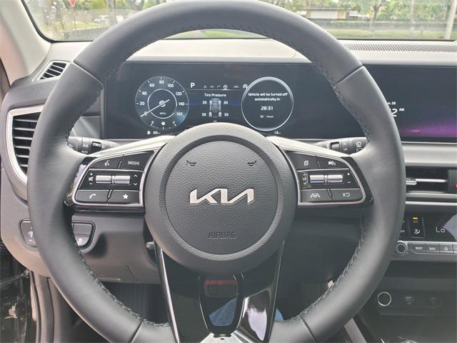 Photo of 2025 Fusion Black Kia Seltos