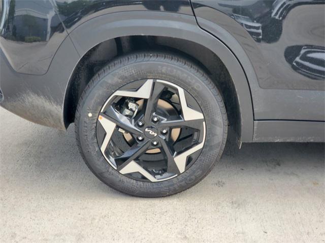 Photo of 2025 Fusion Black Kia Seltos