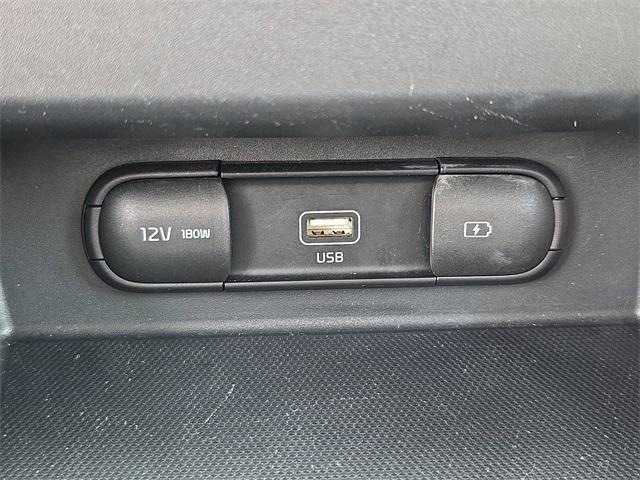 Photo of 2022 Cherry Black Kia Seltos