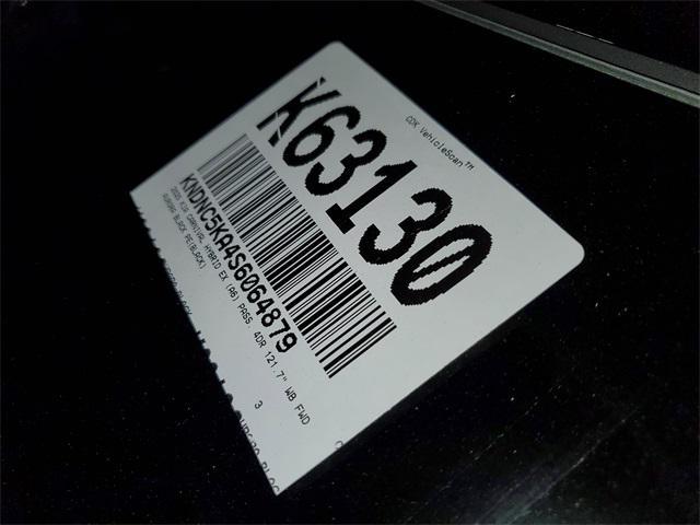 Photo of 2025 Aurora Black Pearl Kia Carnival Hybrid