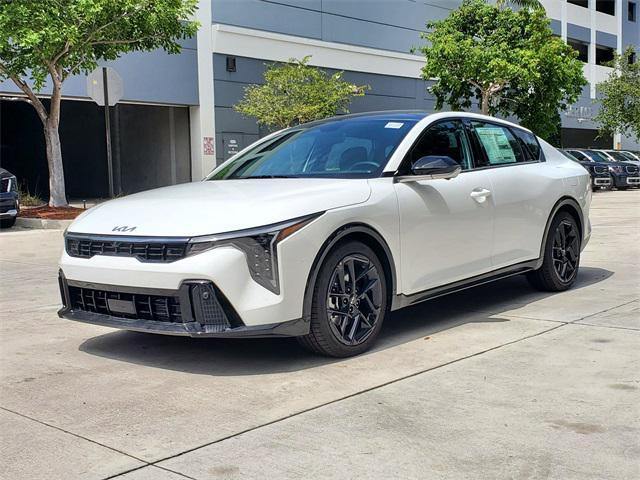 Photo of 2025 Snow White Pearl Kia K4