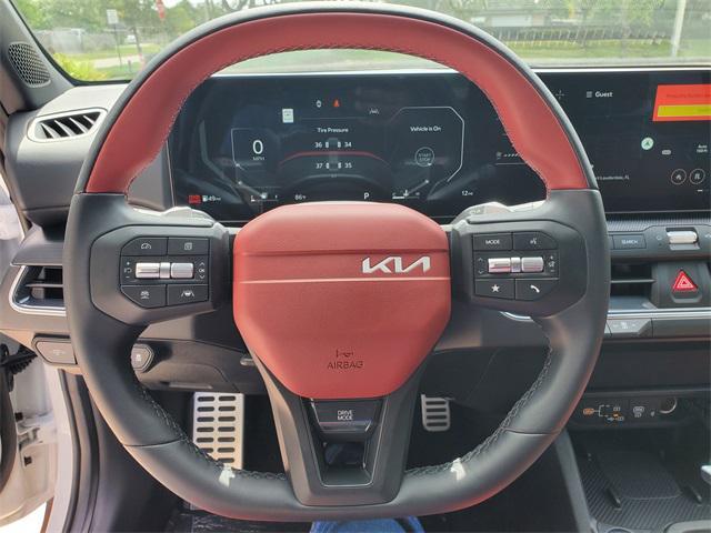 Photo of 2025 Snow White Pearl Kia K4