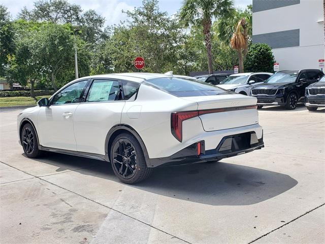 Photo of 2025 Snow White Pearl Kia K4