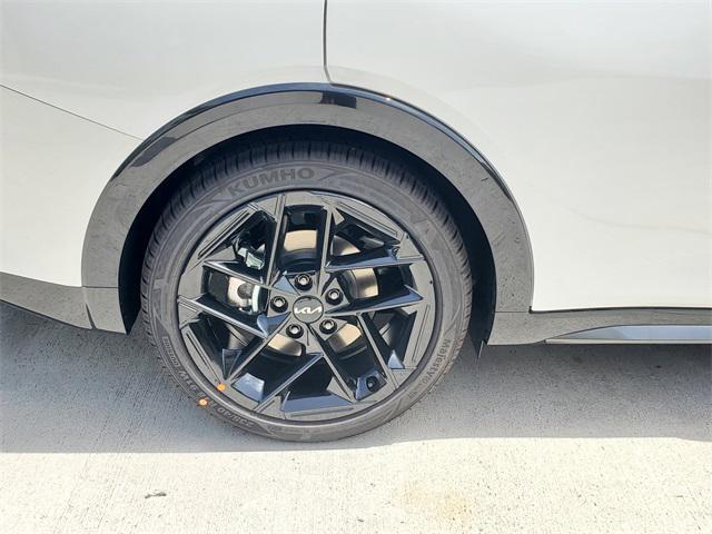 Photo of 2025 Snow White Pearl Kia K4