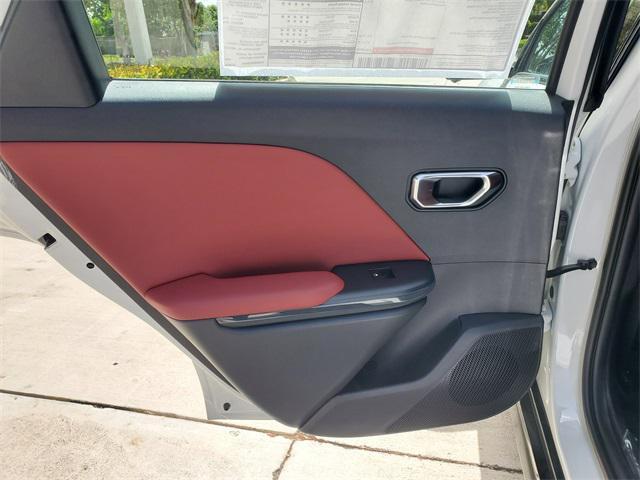 Photo of 2025 Snow White Pearl Kia K4