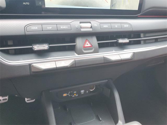 Photo of 2025 Snow White Pearl Kia K4