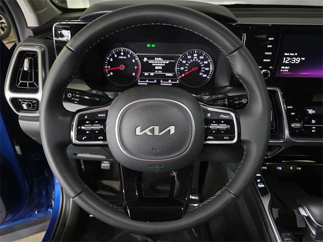 Photo of 2023 Sapphire Blue Kia Sorento