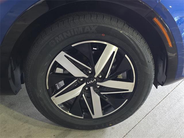 Photo of 2023 Sapphire Blue Kia Sorento