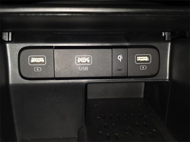 Photo of 2023 Sapphire Blue Kia Sorento
