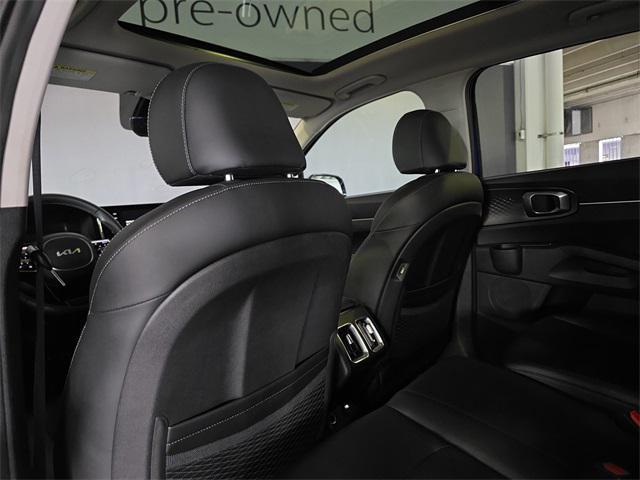 Photo of 2023 Sapphire Blue Kia Sorento