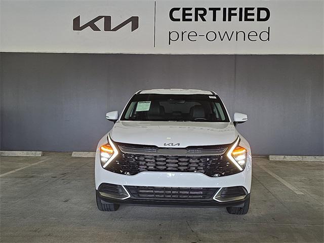 Photo of 2024 Glacial White Pearl Kia Sportage
