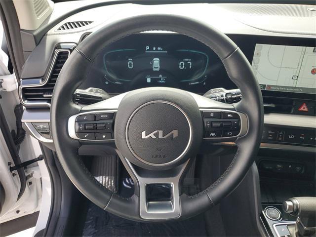 Photo of 2024 Glacial White Pearl Kia Sportage