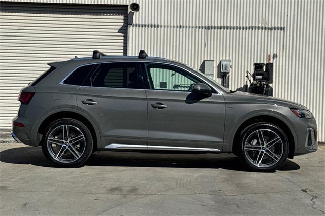 Photo of 2023 Chronos Gray Metallic Audi Q5