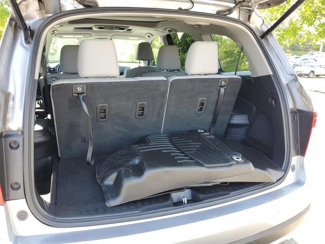 Photo of 2018 Lunar Silver Metallic Honda Pilot