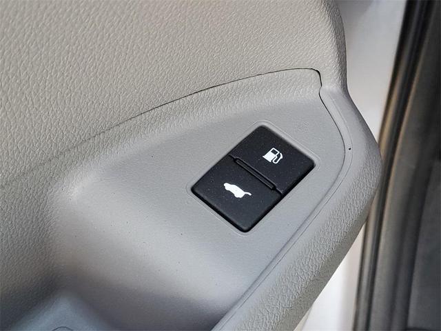 Photo of 2018 Lunar Silver Metallic Honda Pilot