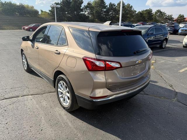 Photo of 2018 Sandy Ridge Metallic Chevrolet Equinox