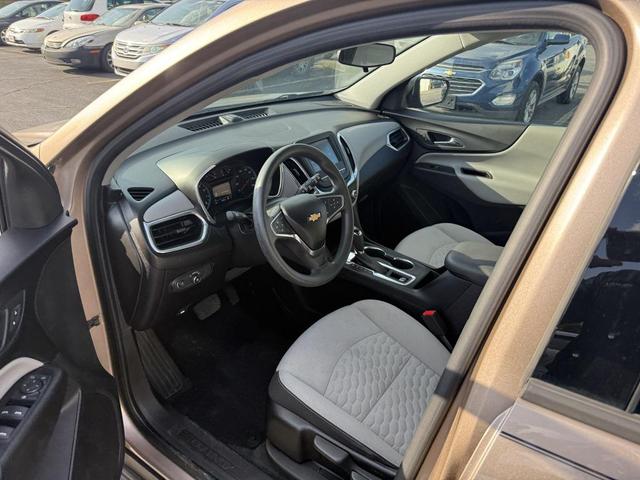 Photo of 2018 Sandy Ridge Metallic Chevrolet Equinox