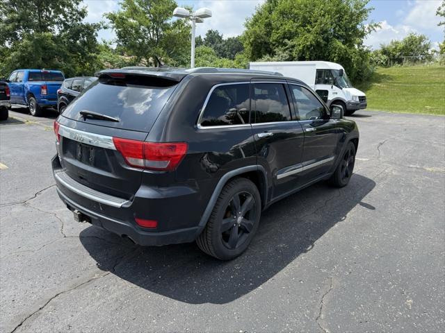 Photo of 2011 Brilliant Black Crystal Pearlcoat Jeep Grand Cherokee