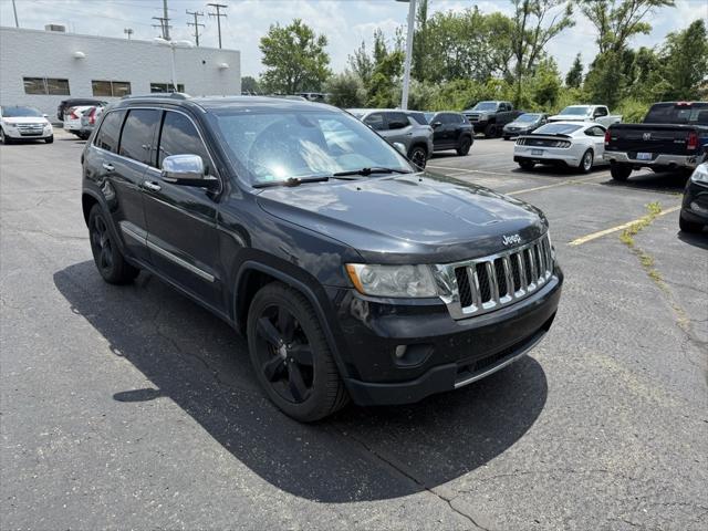 Photo of 2011 Brilliant Black Crystal Pearlcoat Jeep Grand Cherokee
