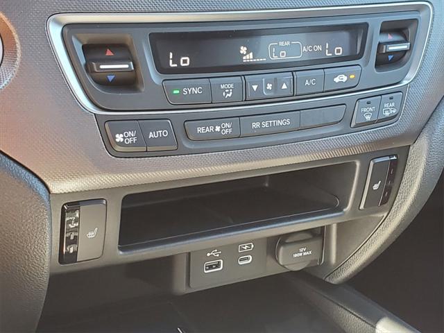 Photo of 2025 Platinum White Pearl Honda Ridgeline
