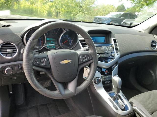 Photo of 2015 Black Granite Metallic Chevrolet Cruze