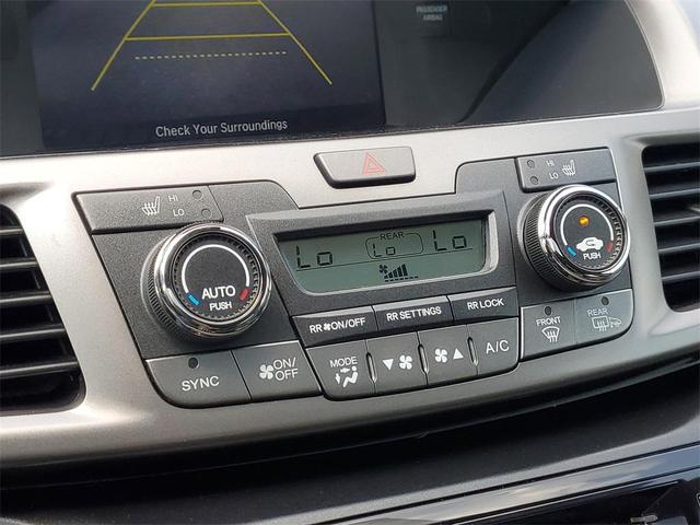 Photo of 2016 Crystal Black Pearl Honda Odyssey