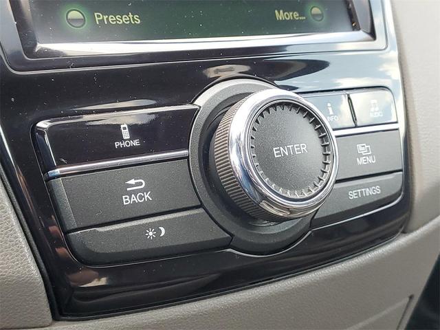 Photo of 2016 Crystal Black Pearl Honda Odyssey