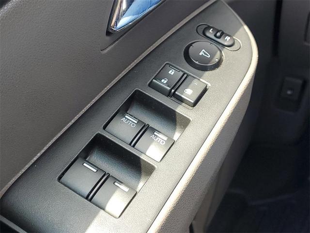 Photo of 2016 Crystal Black Pearl Honda Odyssey