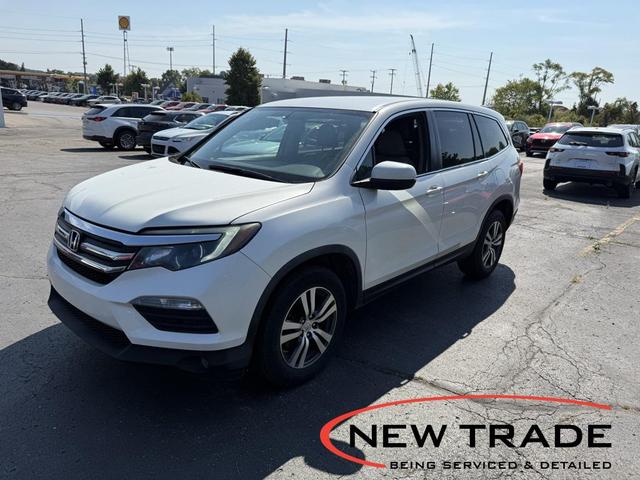 Photo of 2016 White Diamond Pearl Honda Pilot