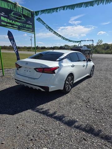 Photo of 2021 WHITE Nissan Altima