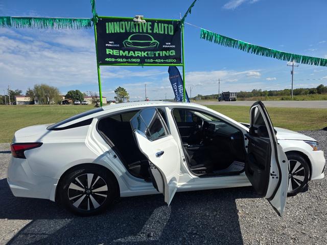 Photo of 2021 WHITE Nissan Altima