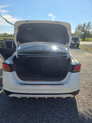 Photo of 2021 WHITE Nissan Altima