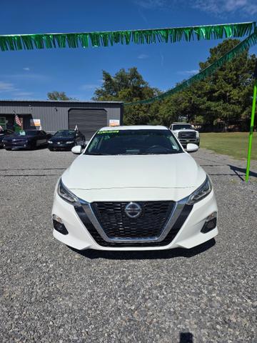 Photo of 2021 WHITE Nissan Altima