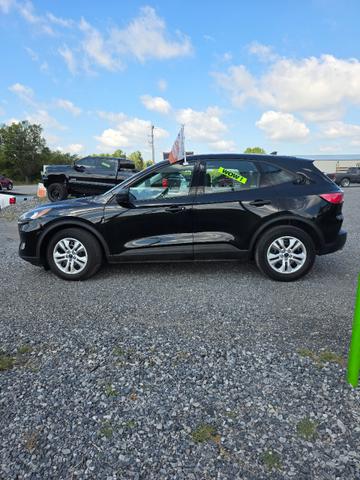 Photo of 2022 black Ford Escape