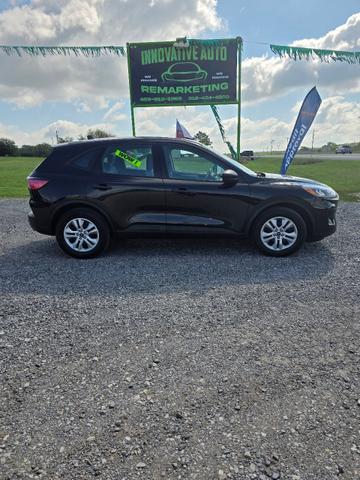 Photo of 2022 black Ford Escape