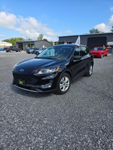 Photo of 2022 black Ford Escape