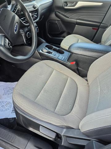 Photo of 2022 black Ford Escape