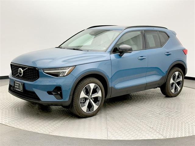 2023 Volvo XC40
