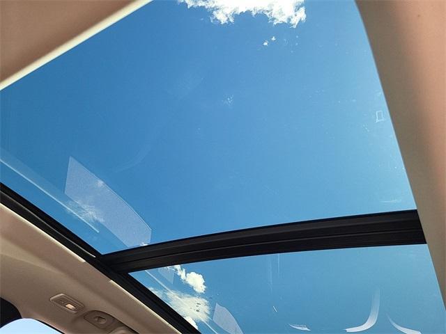 Photo of 2025 White Volvo XC90