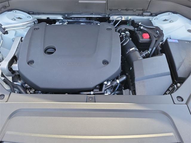 Photo of 2025 White Volvo XC90